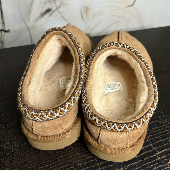 UGG Tan Slip-On Loafers size 2 - Picture 5 of 12